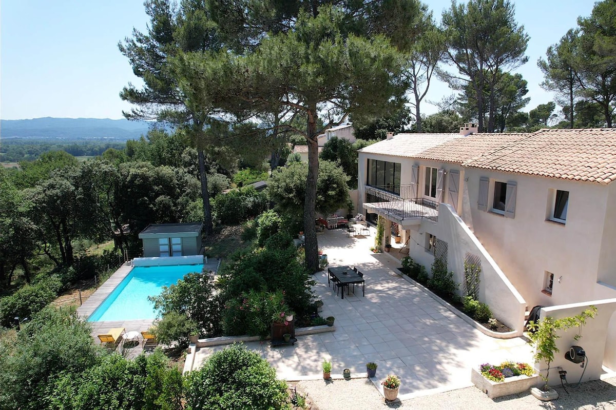 superb villa with private pool, with magnificent v