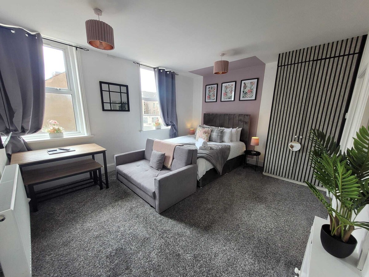 Blackpool Abode - Sunny Suite Luxury Apartment