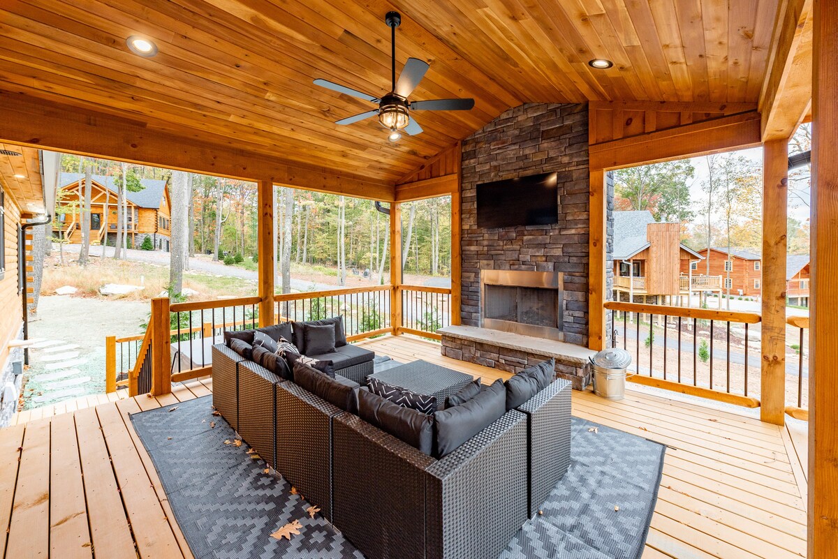 5BR | Hot Tub | Theater | Fire Pit [cabcoll]