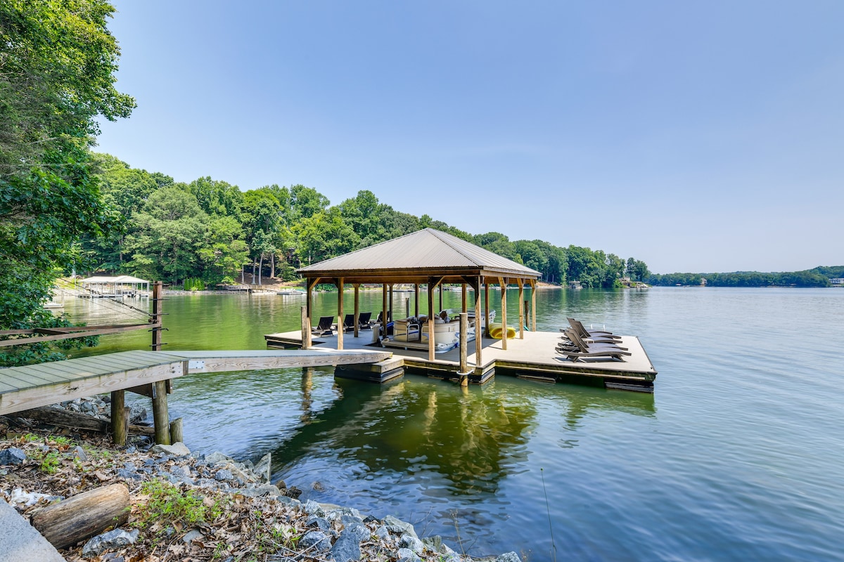 North Carolina Getaway on Lake Norman w/ Dock!