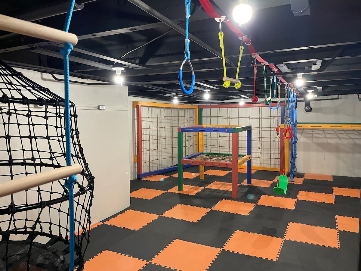HOT TUB | Game Room | Indoor Playground|Sleeps 16