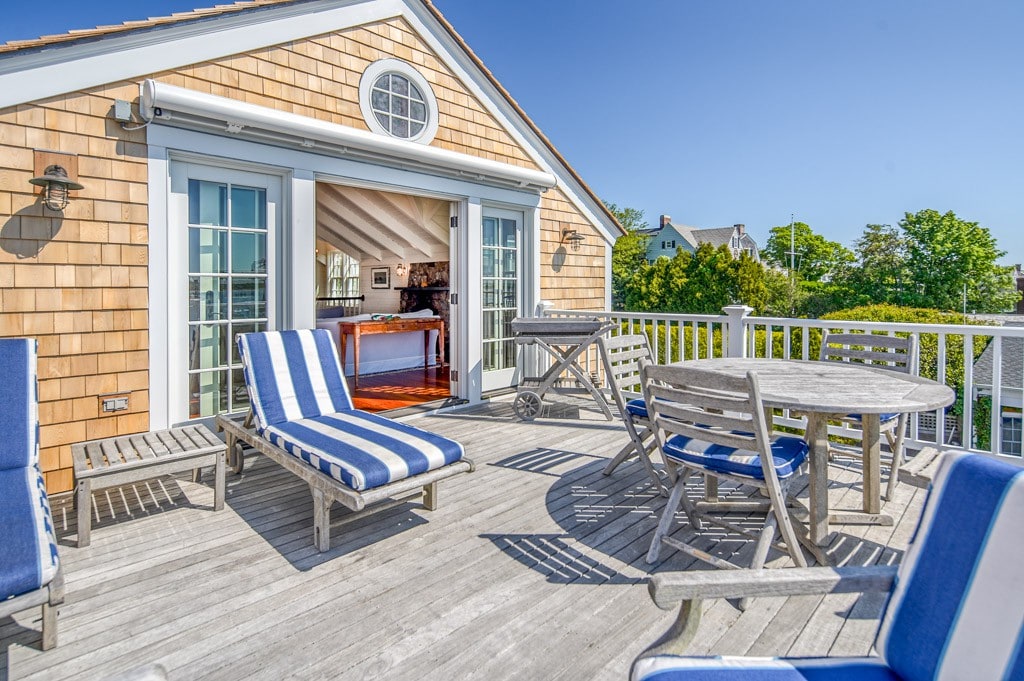 Morse Lighthouse-Waterfront home in Edgartown