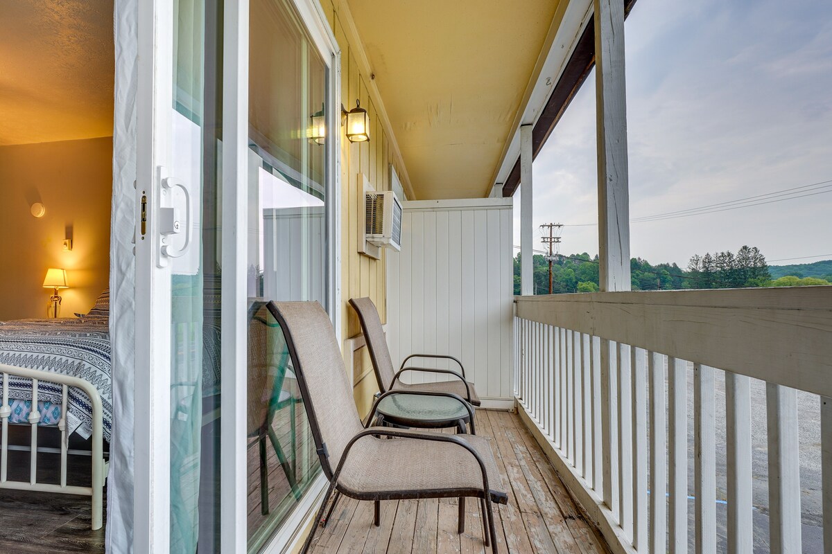 Fayetteville Vacation Rental with Balcony!