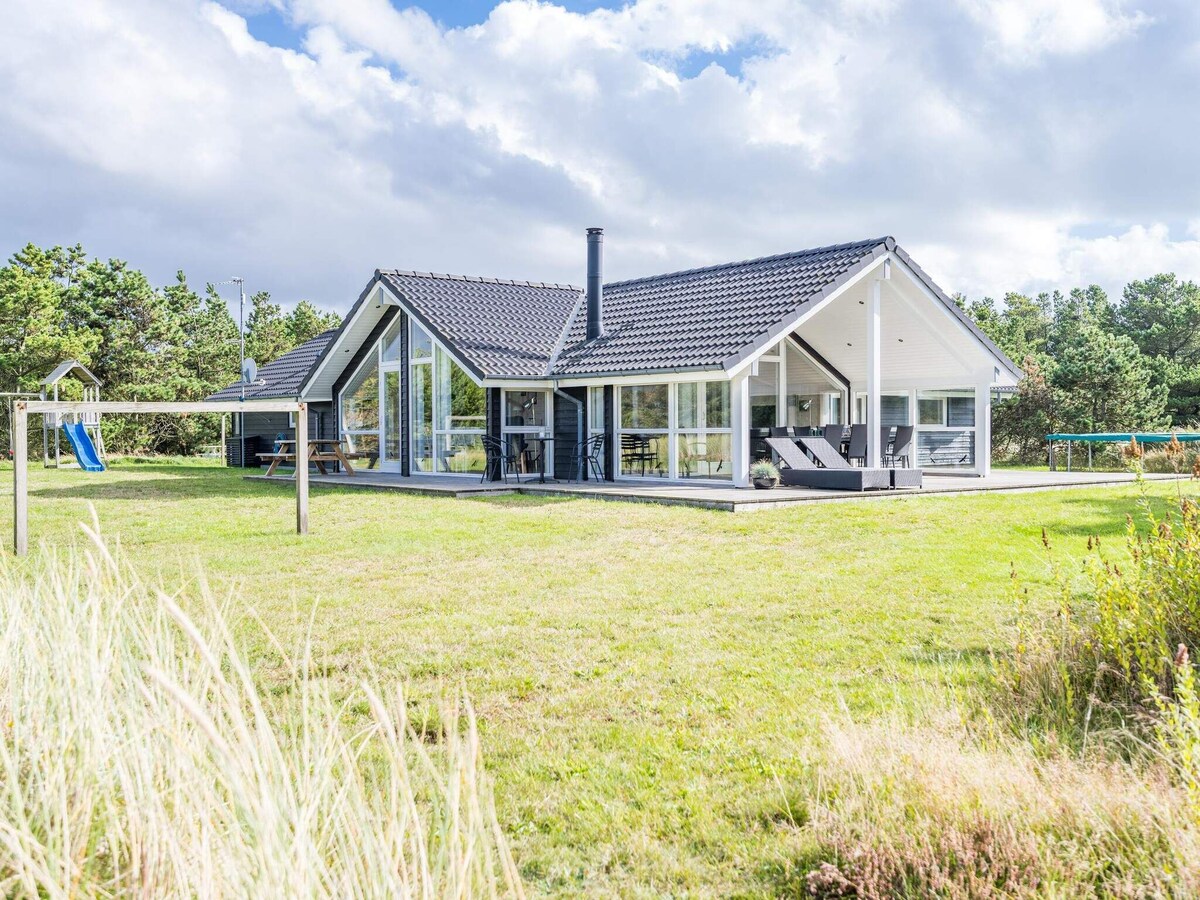 10 person holiday home in blåvand