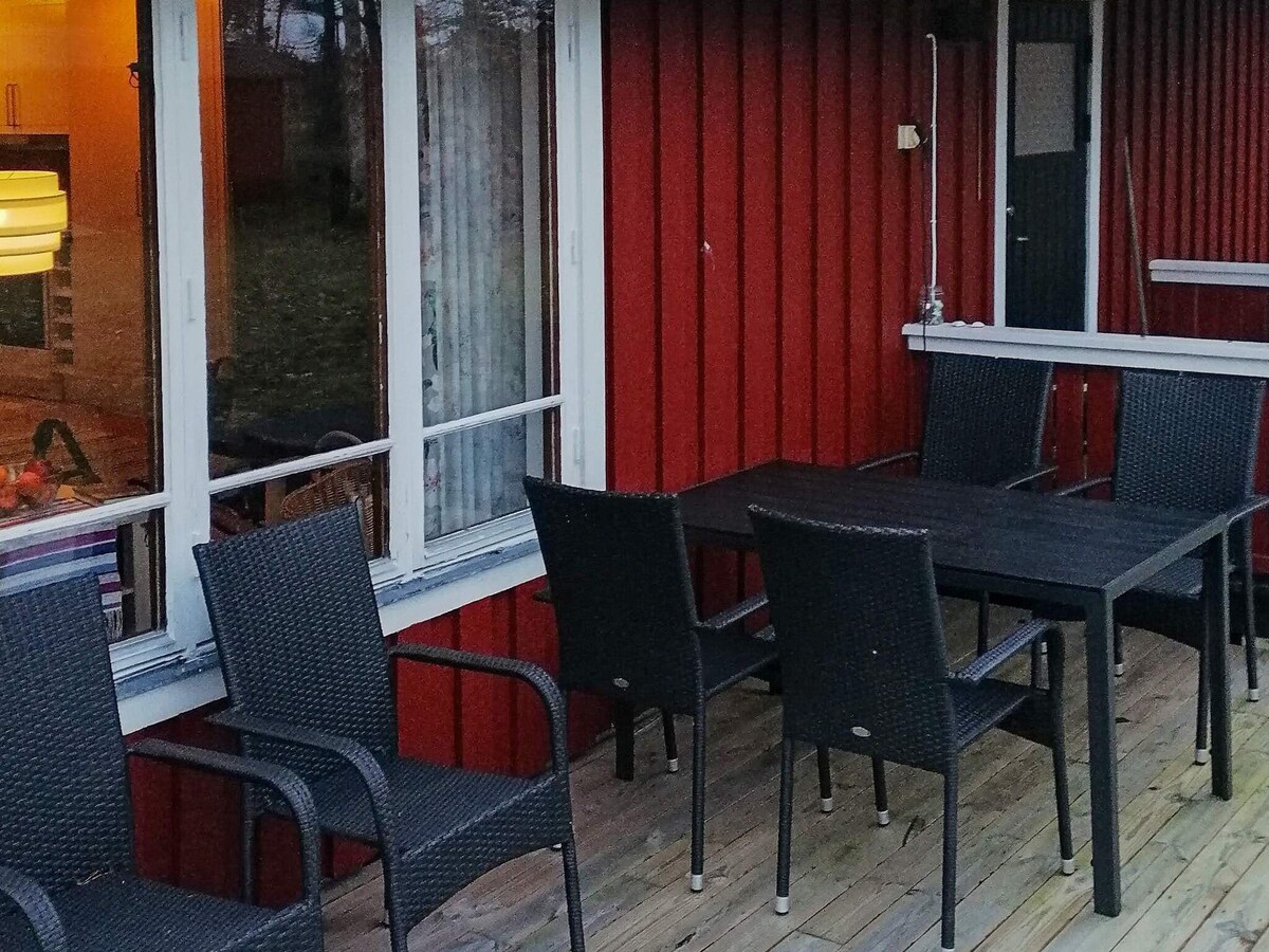 8 person holiday home in högklint