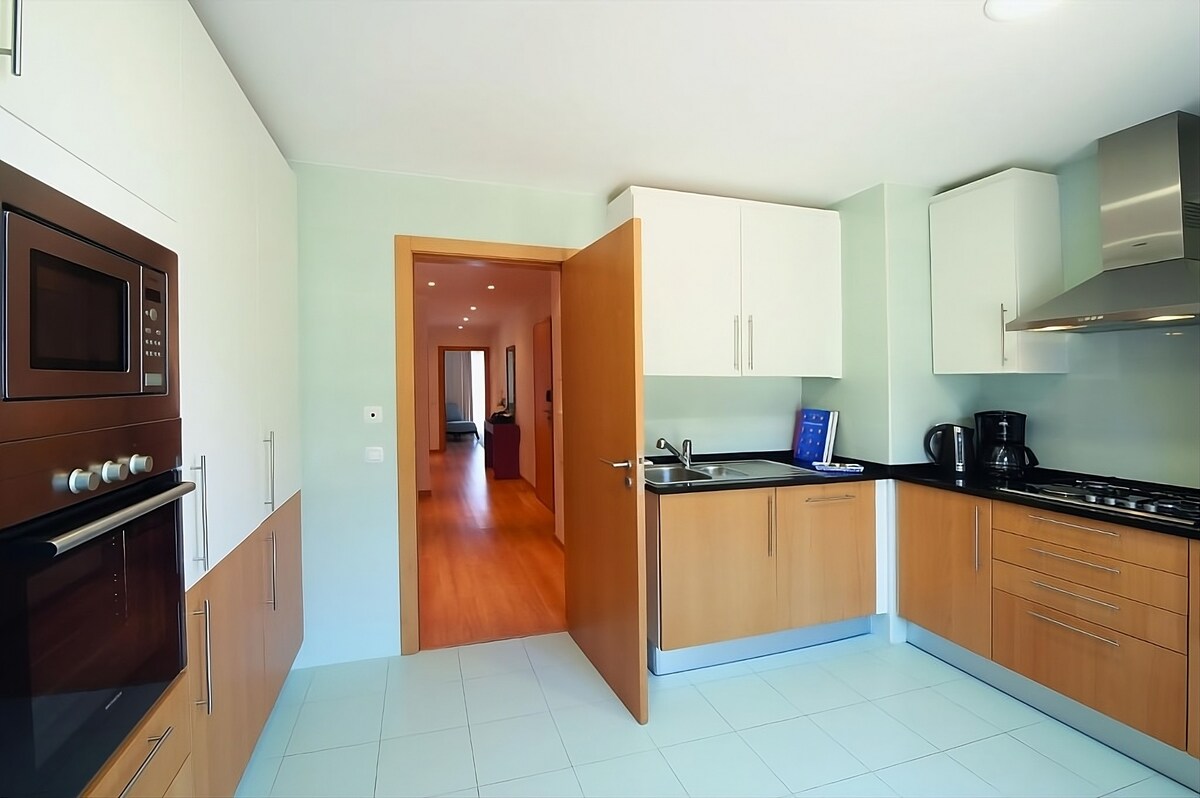 Visit Farol Beach! 2 Large 1BR Units with Kitchen!