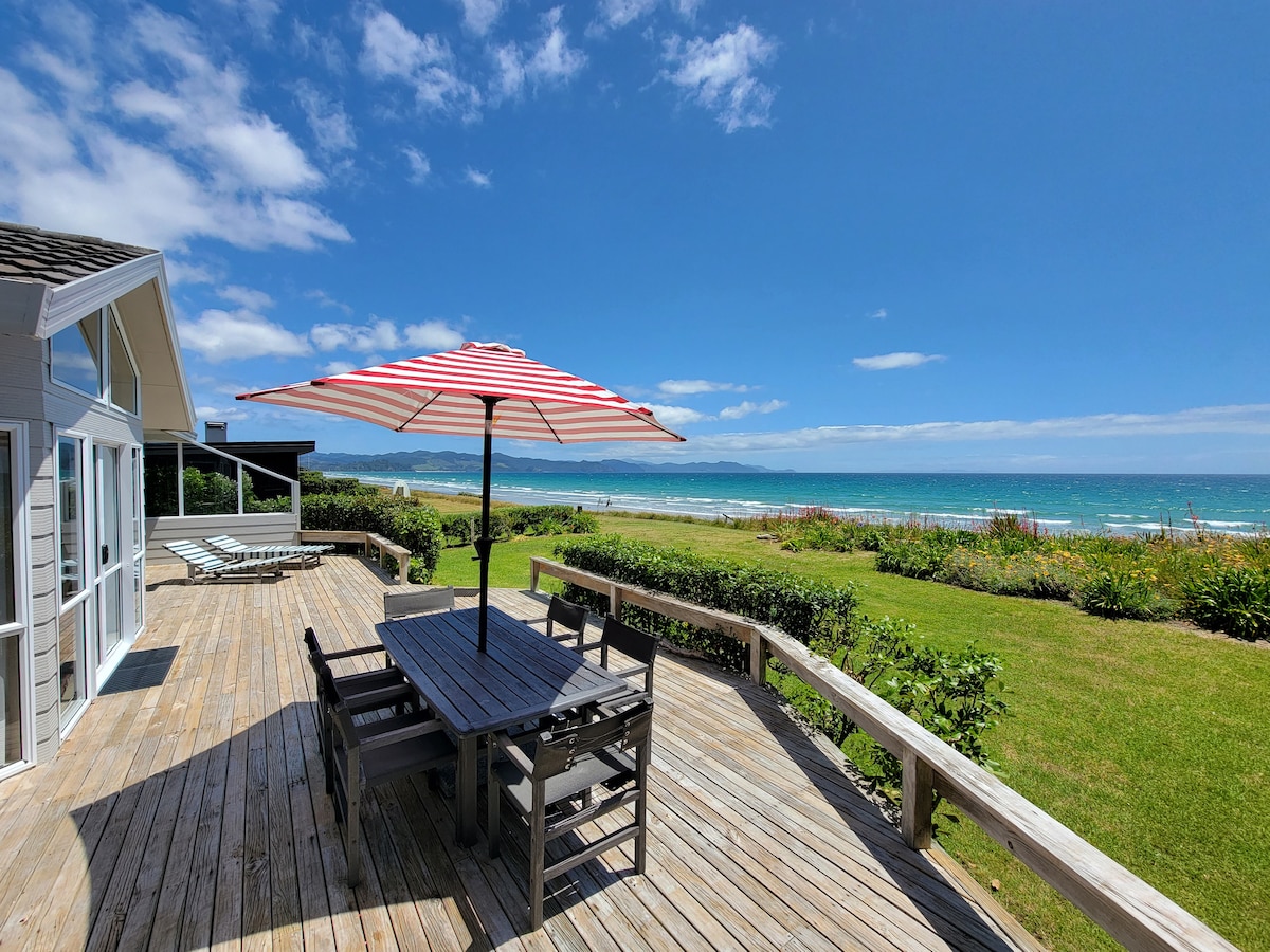 Matarangi Beachfront - Matarangi Holiday Home