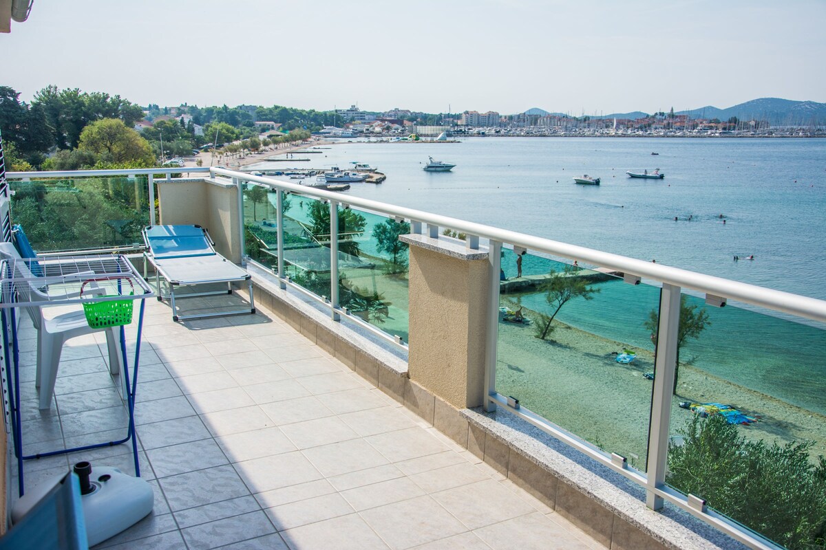 Two Bedroom Apartment, beachfront in Biograd