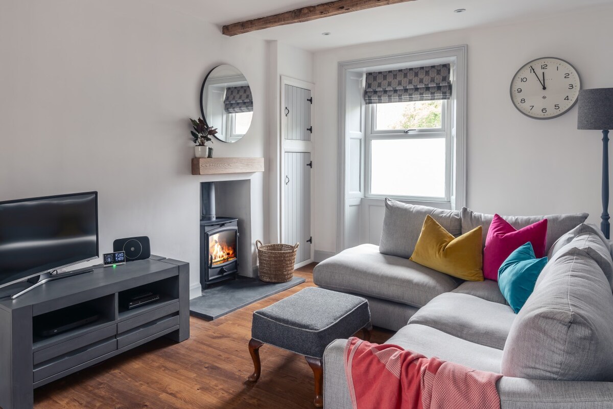 Chic Kendal Cottage Escape