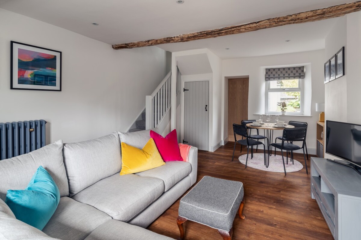 Chic Kendal Cottage Escape