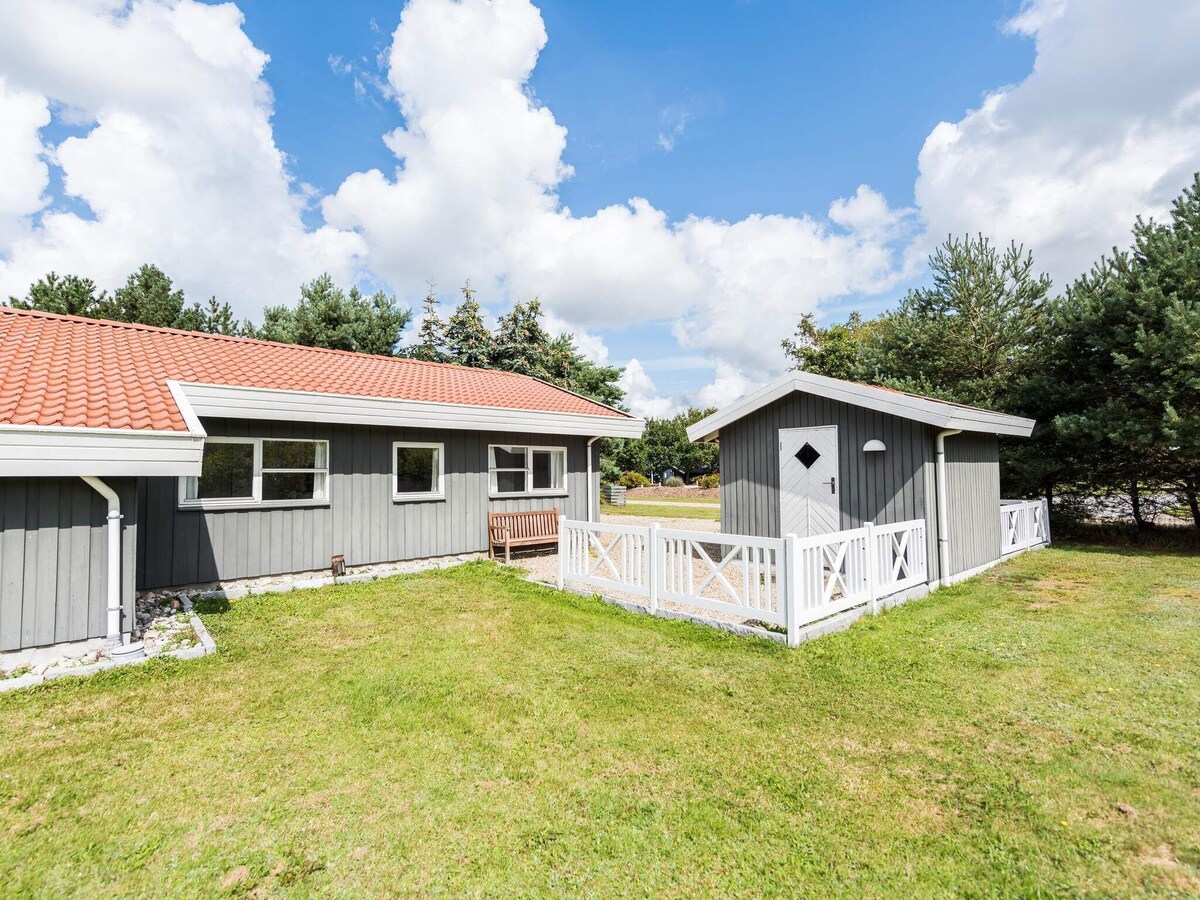 6 person holiday home in oksbøl