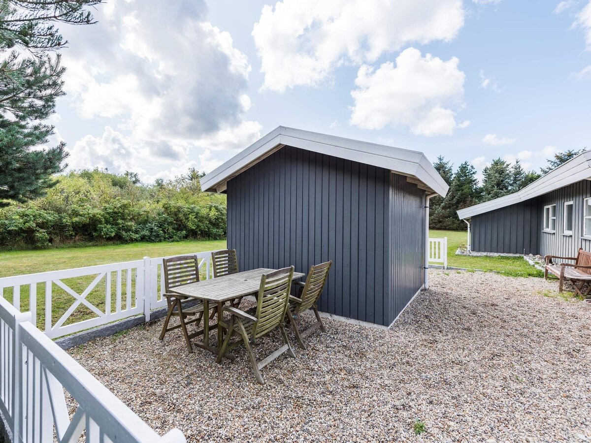 6 person holiday home in oksbøl