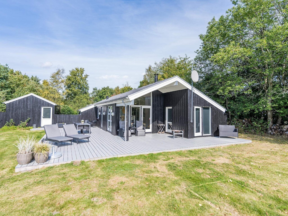 6 person holiday home in oksbøl