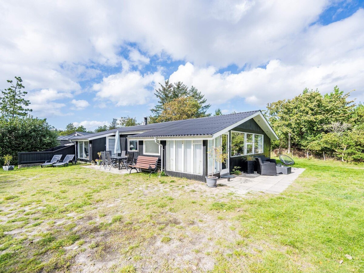 6 person holiday home in blåvand