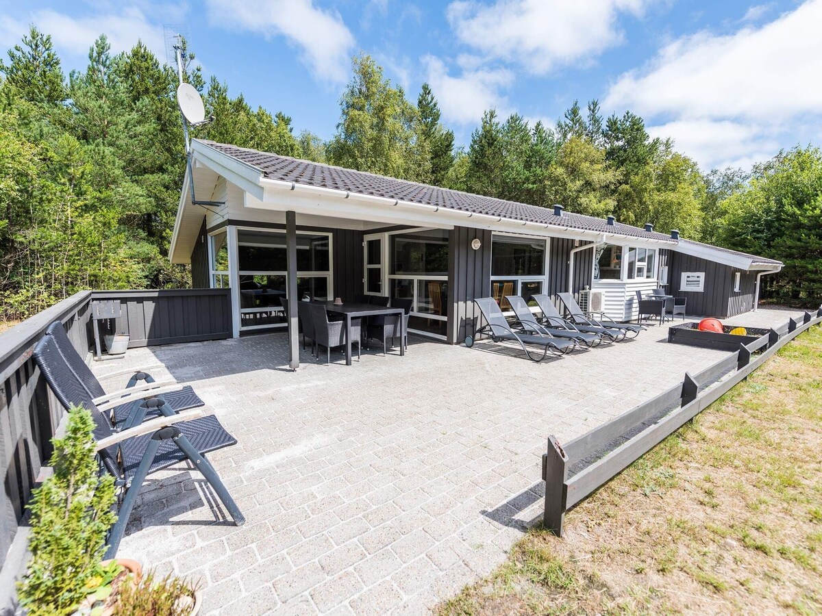 8 person holiday home in blåvand