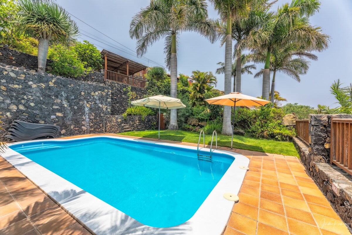 Lightbooking La Morita Villa de Mazo with pool