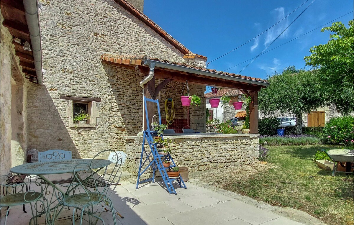 Awesome home in Voulême with 2 Bedrooms