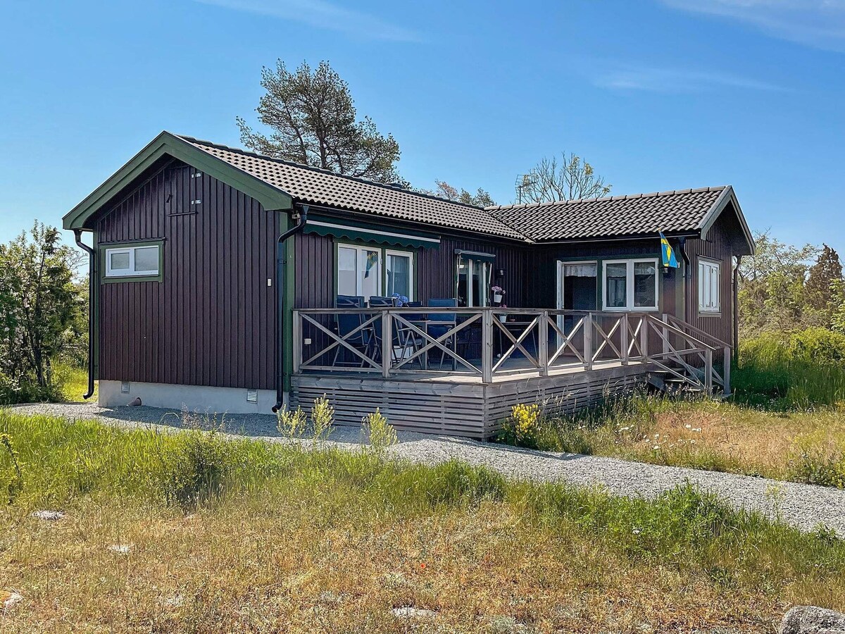 6 person holiday home in löttorp