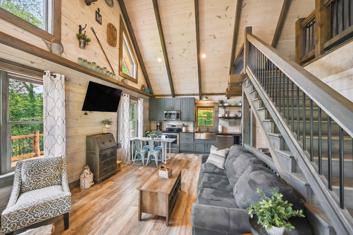 Modern Willis Cabin Retreat: 24-Acre Working Farm!