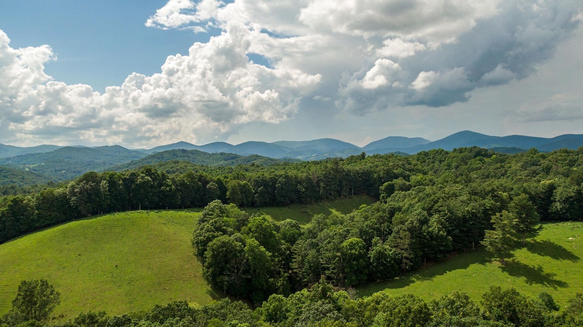 A Private Oasis - Log cabin close to town in Boone