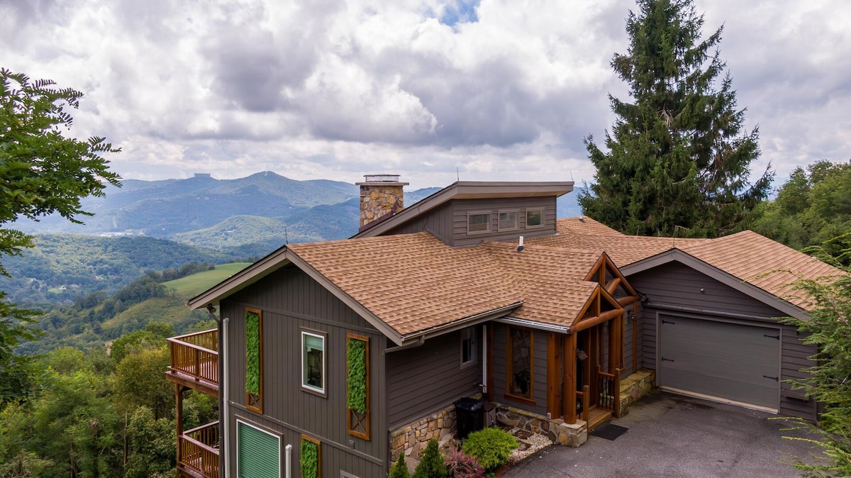 Grandview Haven - outdoor kitchen, hot tub, views!