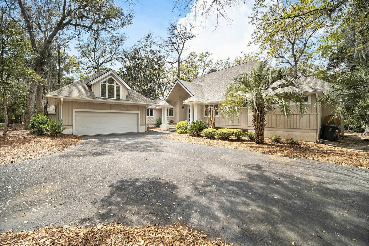 New Rental! Spacious 4 BR on Golf Course!