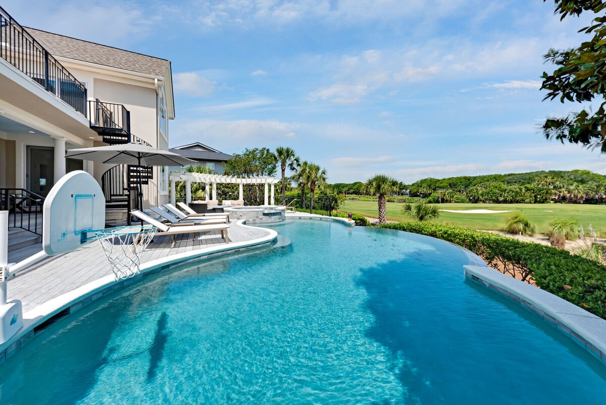 Fabulous Infinity Pool! Golf & Ocean Views!