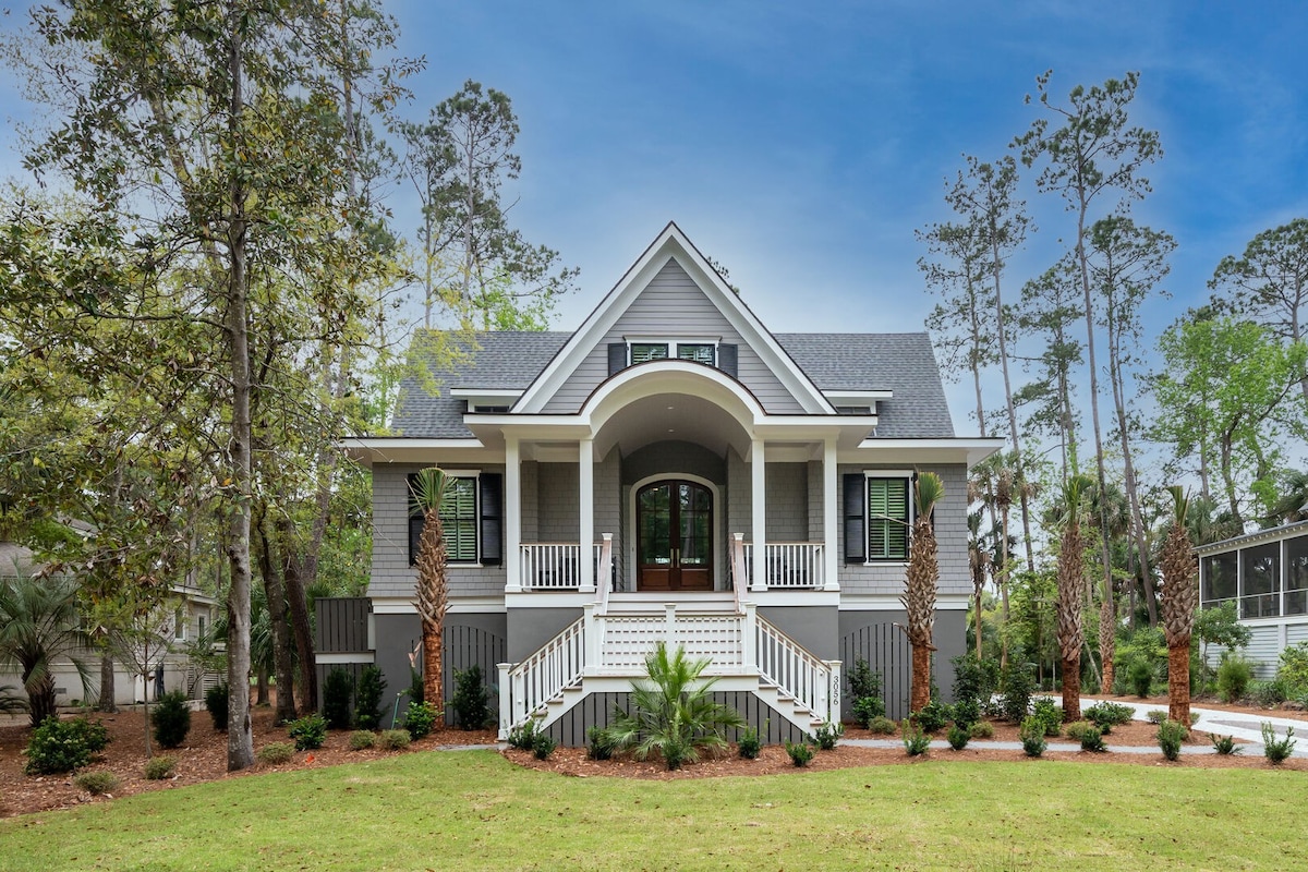 Exceptional, New Custom 5 BR Home!