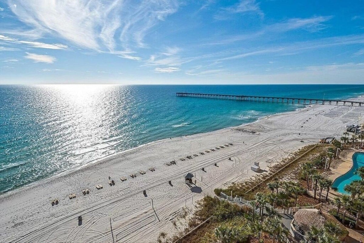 Calypso Resort - Direct gulf front Condo with king