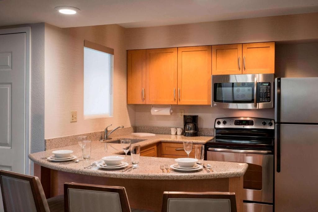 Large Suite w/ Full Kitchen! Pool Access Onsite!