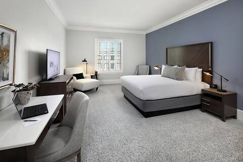 Group Getaway! 3 Pet-friendly Units, Free Parking!