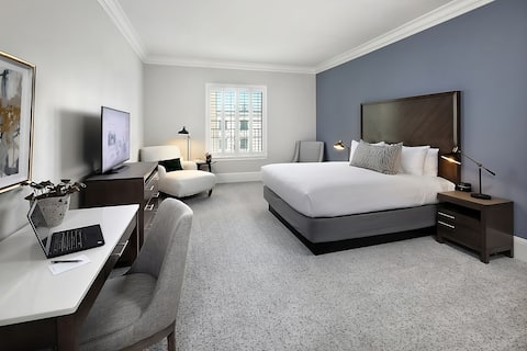 Group Getaway! 3 Pet-friendly Units, Free Parking!