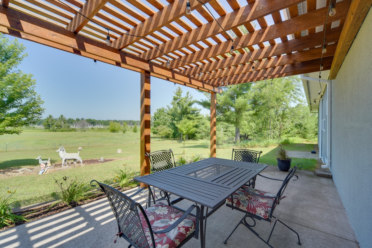 Nature's Paradise: Rustic Retreat in Wisconsin!