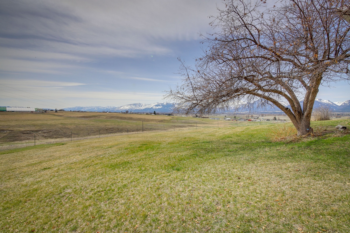 Corvallis 'Coyote Creek House' w/ Mountain Views!