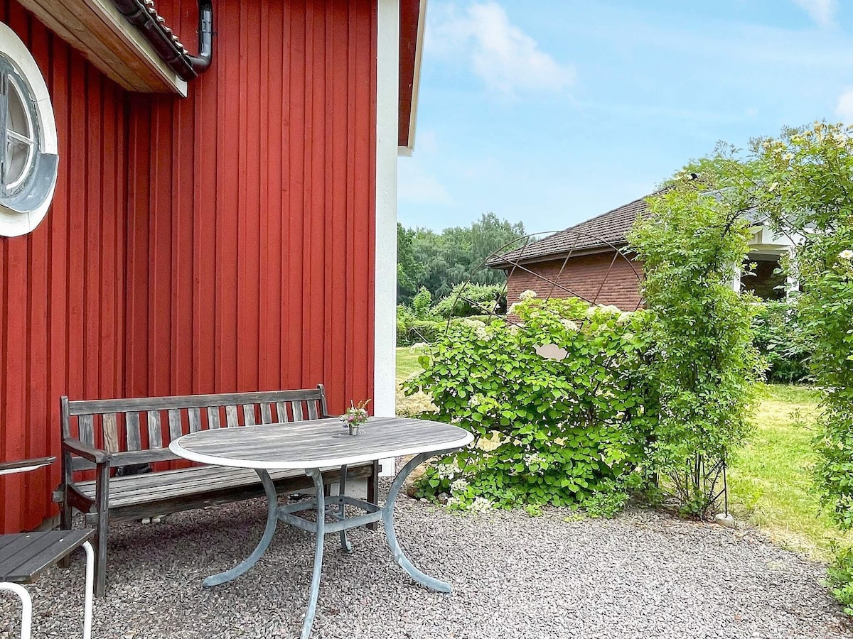 7 person holiday home in motala