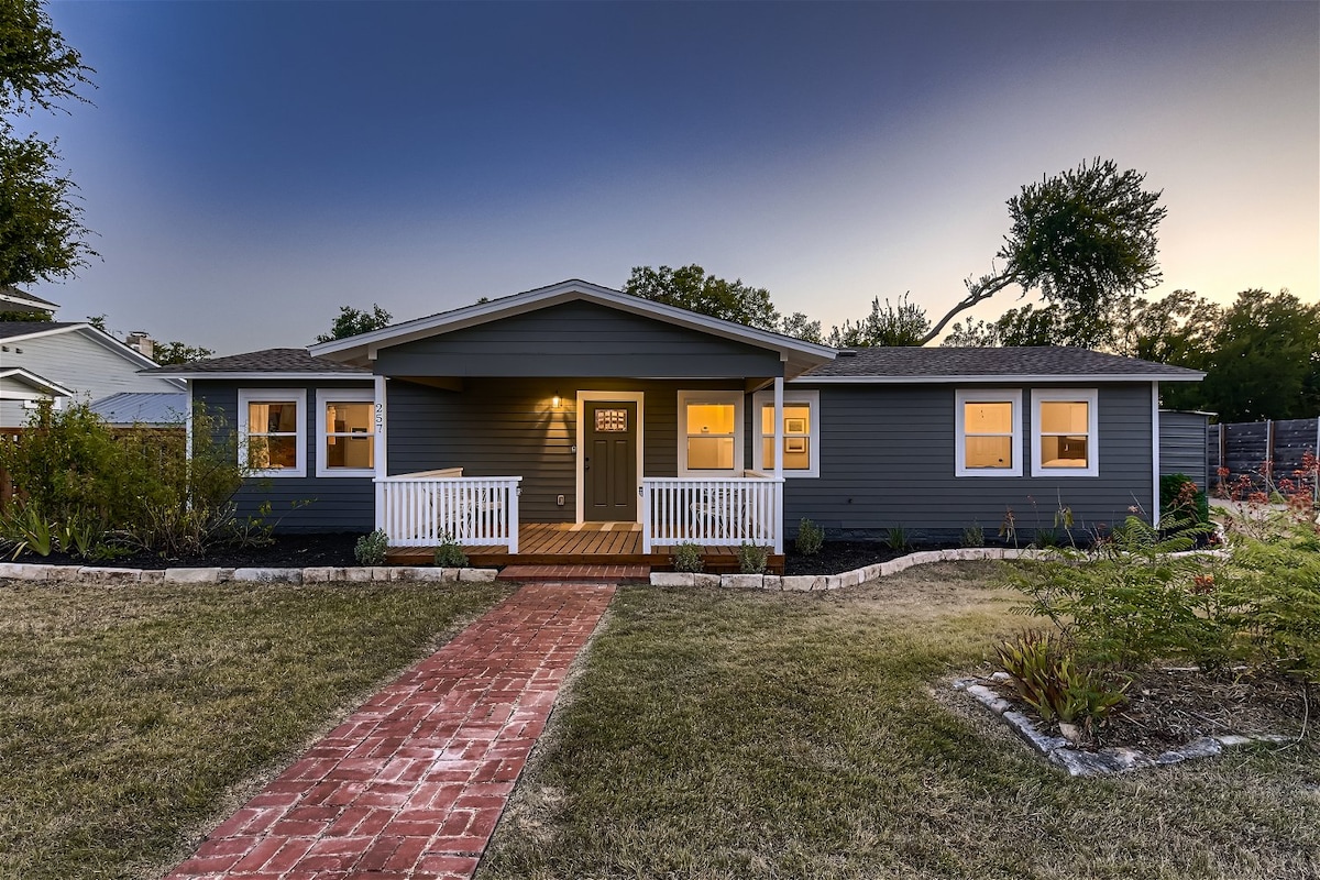 The Wilbarger Villa overlooking SWU & Downtown!