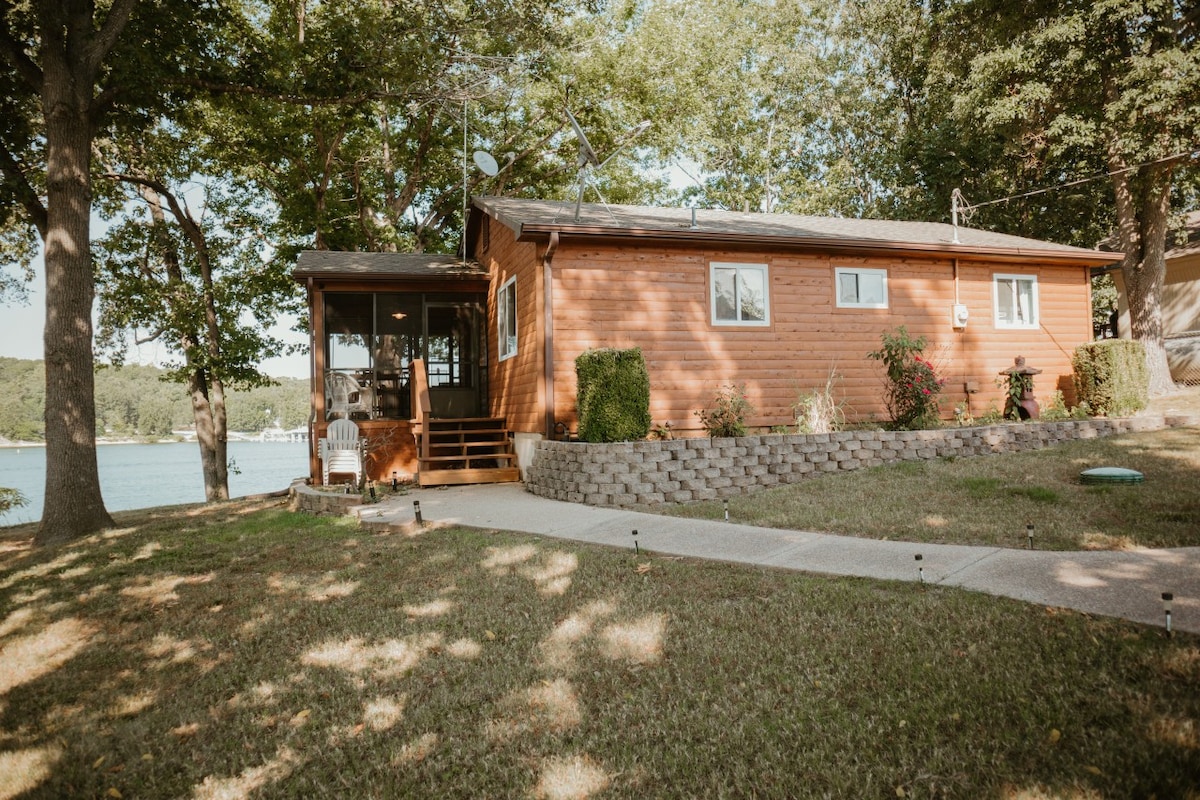 Firefly Cottage - Lakeview Retreat