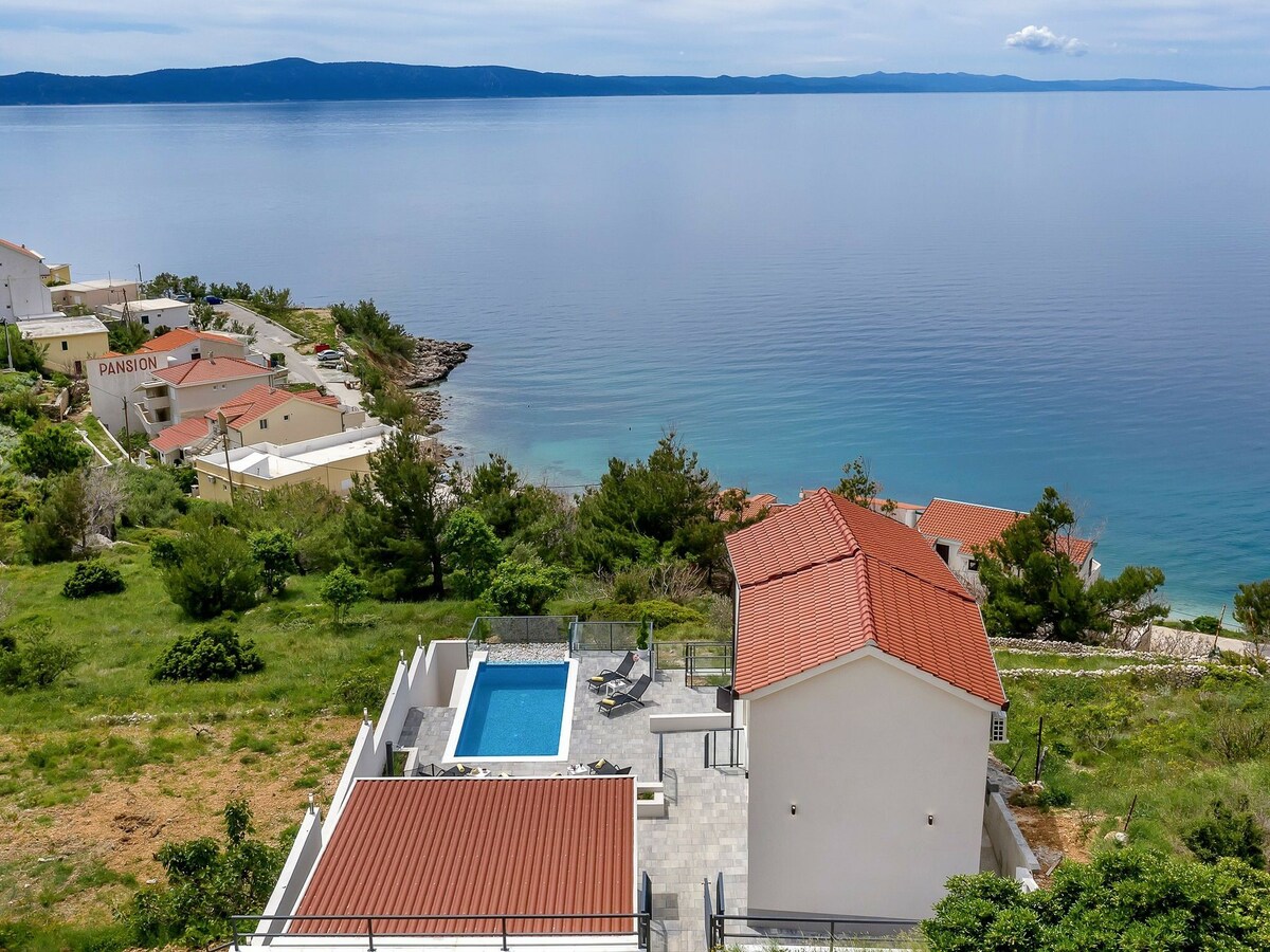 Drašnice令人惊叹的别墅，带私人泳池
