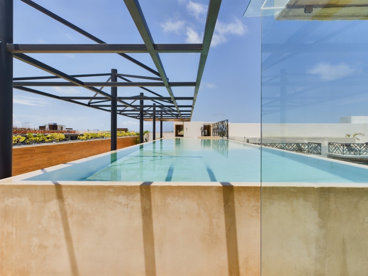 Bright & Modern 2BR | Gym & Rooftop Pool