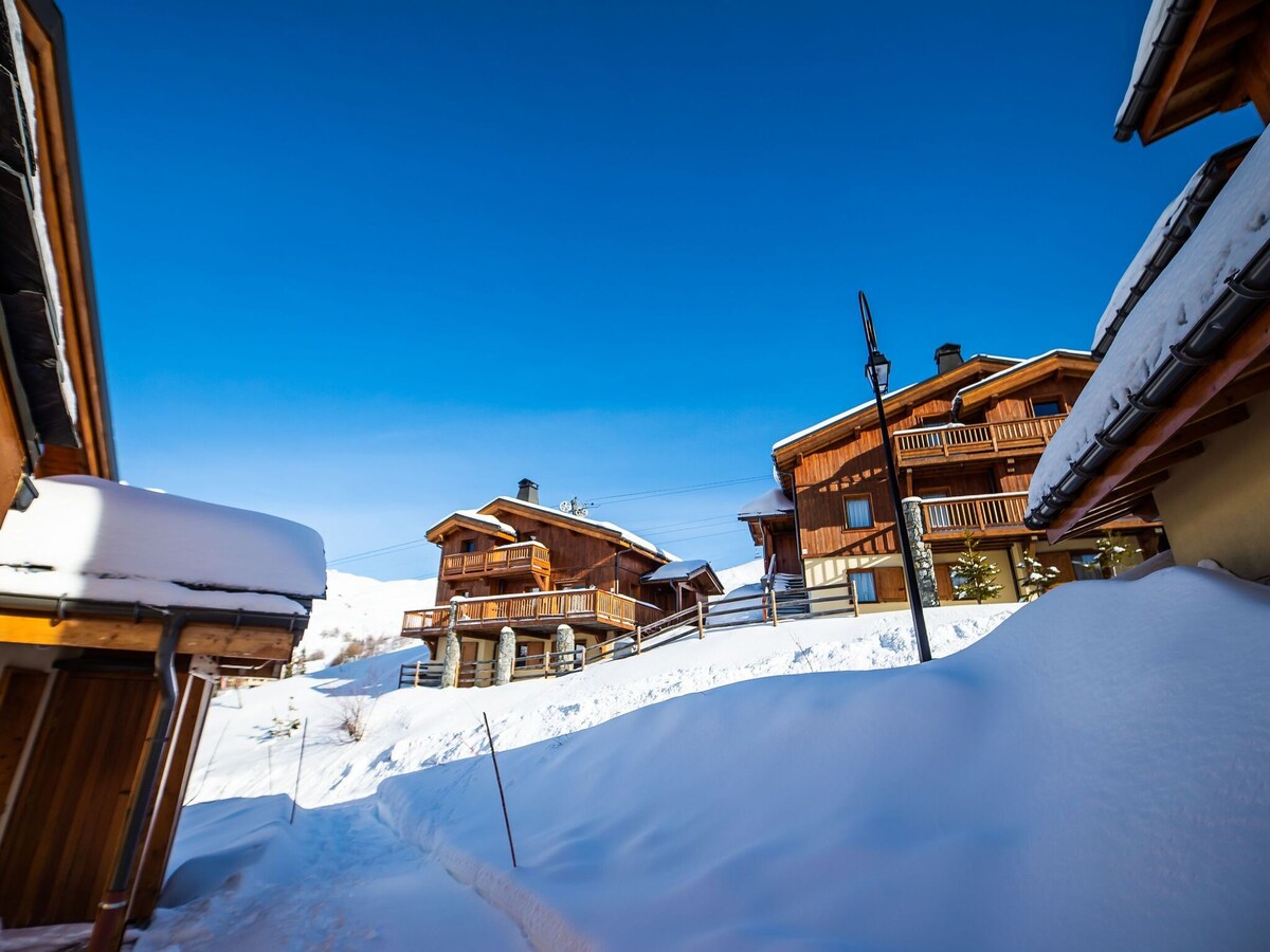 Luxurious chalet near the ski slopes