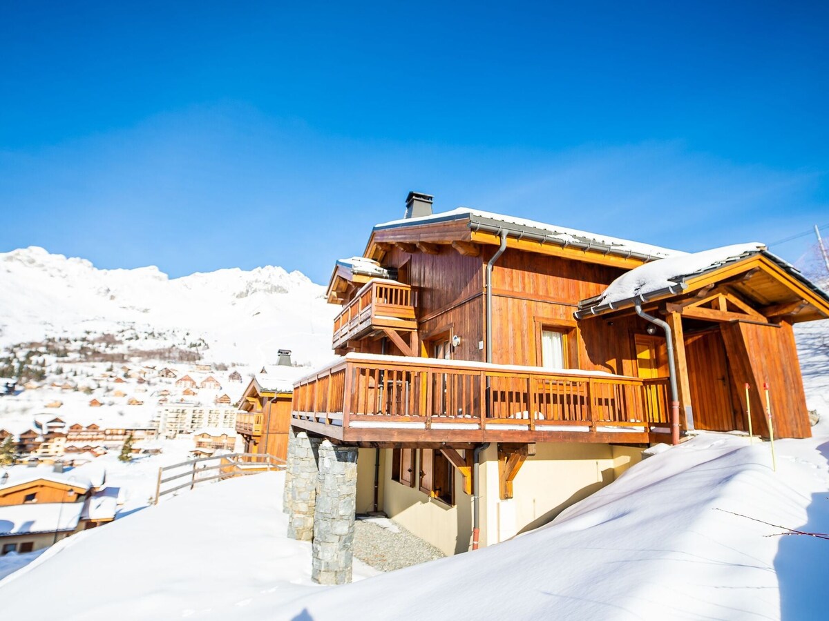 Luxurious chalet near the ski slopes