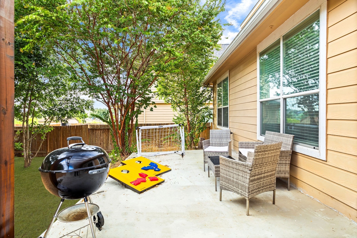 Cibolo SA Getaway | Wi-Fi | BBQ | Games | Parking