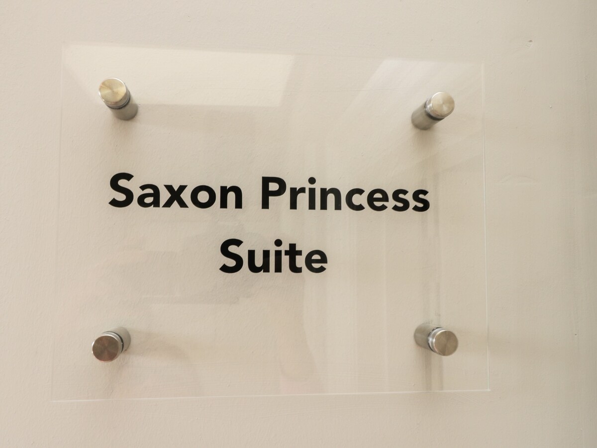 Saxon Princess Suite
