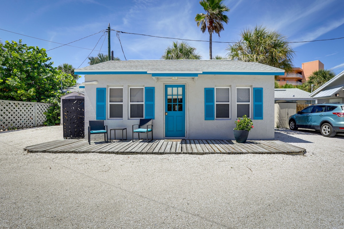 Cozy Indian Rocks Beach Cottage: Steps to Seawall!