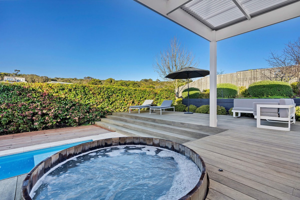 Hamptons Elegance Views, Pool & Spa