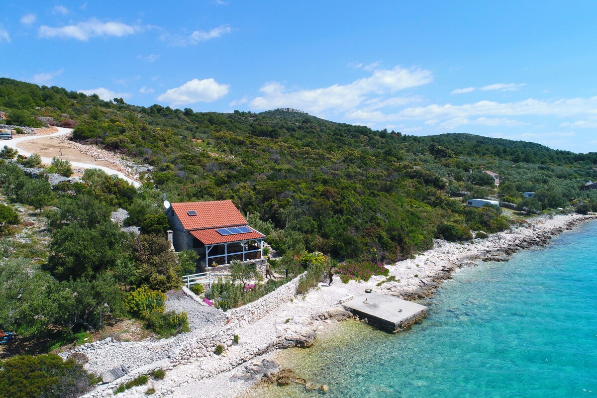 Three Bedroom House, beachfront in Pašman