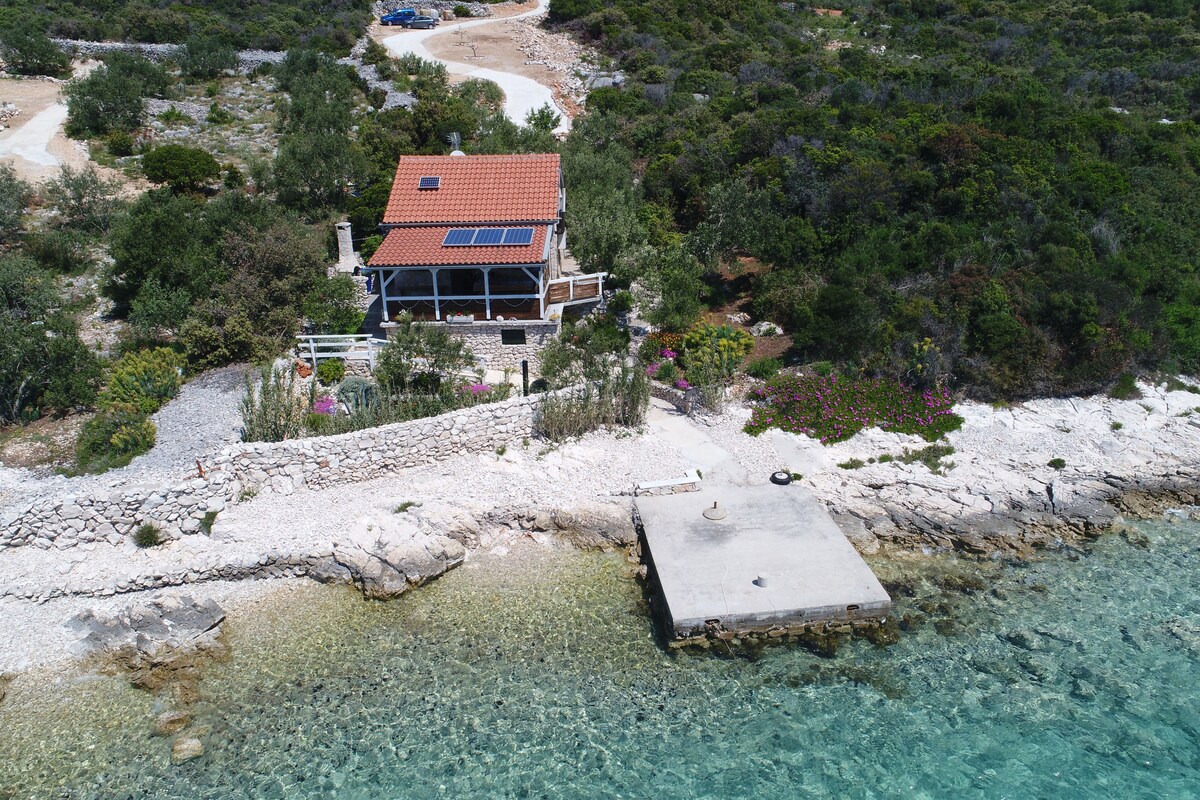 Three Bedroom House, beachfront in Pašman