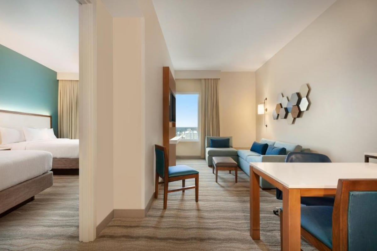 1 Bedroom King Suite + Sofabed at Sarasota