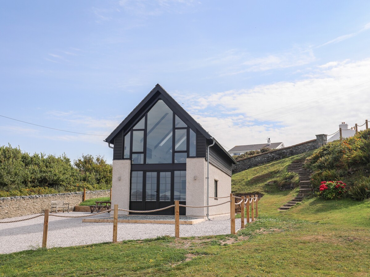 The Avilion Boathouse