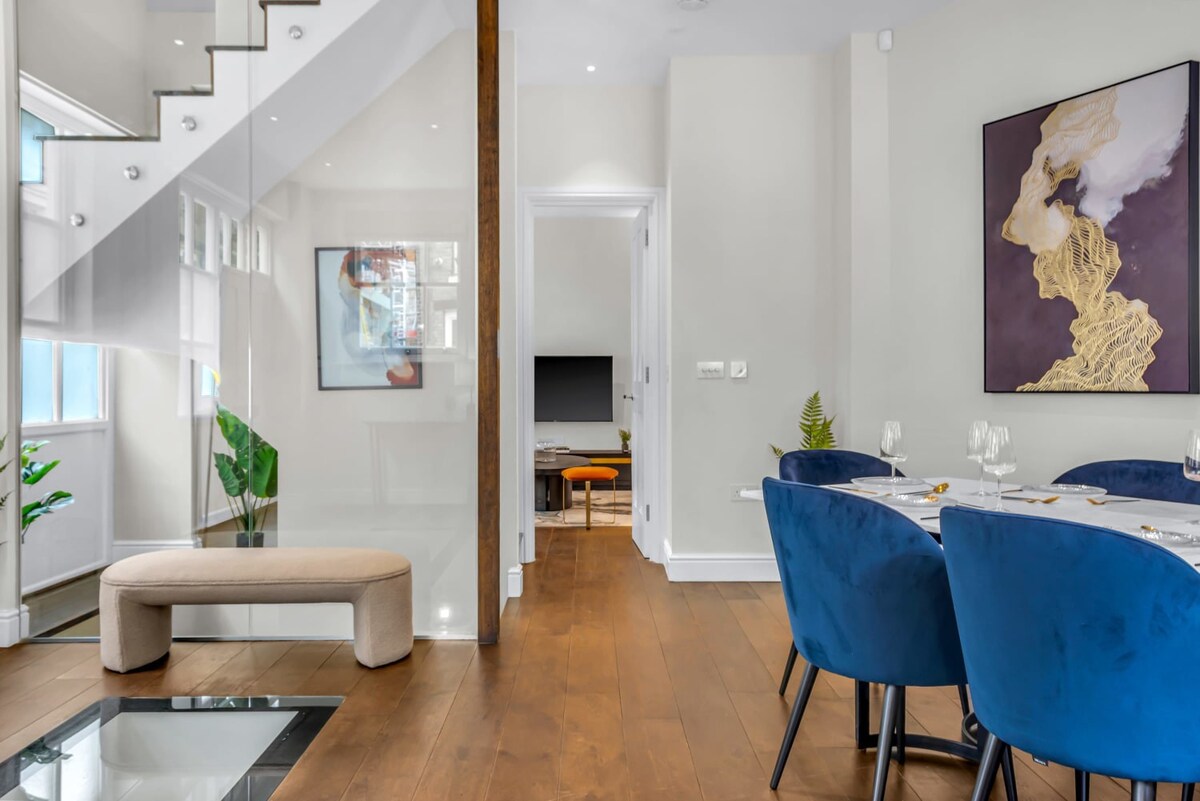 Beautiful Three Bedroom Mews House in Hyde Park